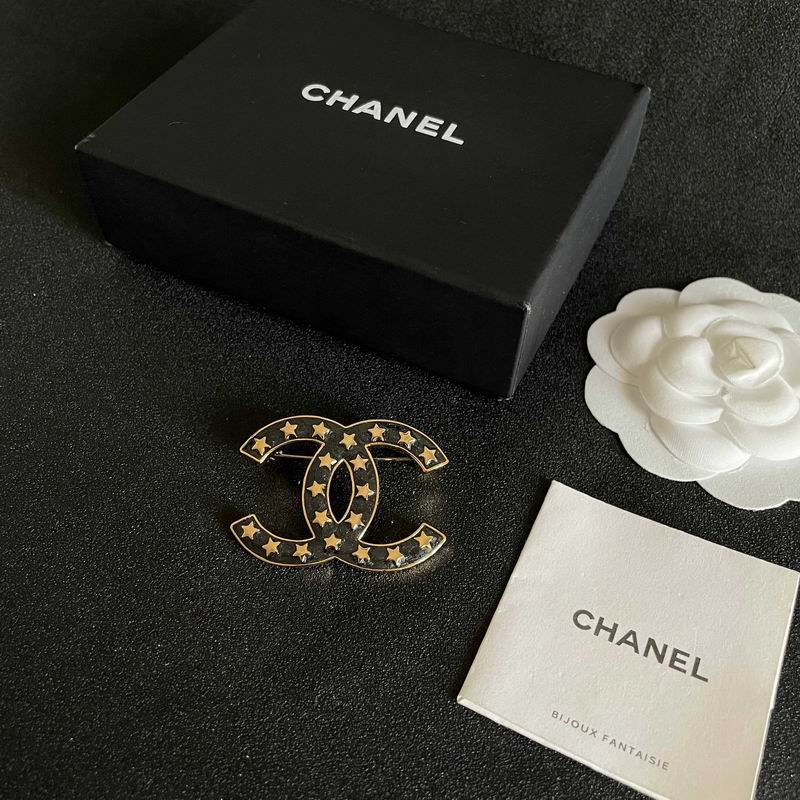 Chanel Brooch 04yxs376